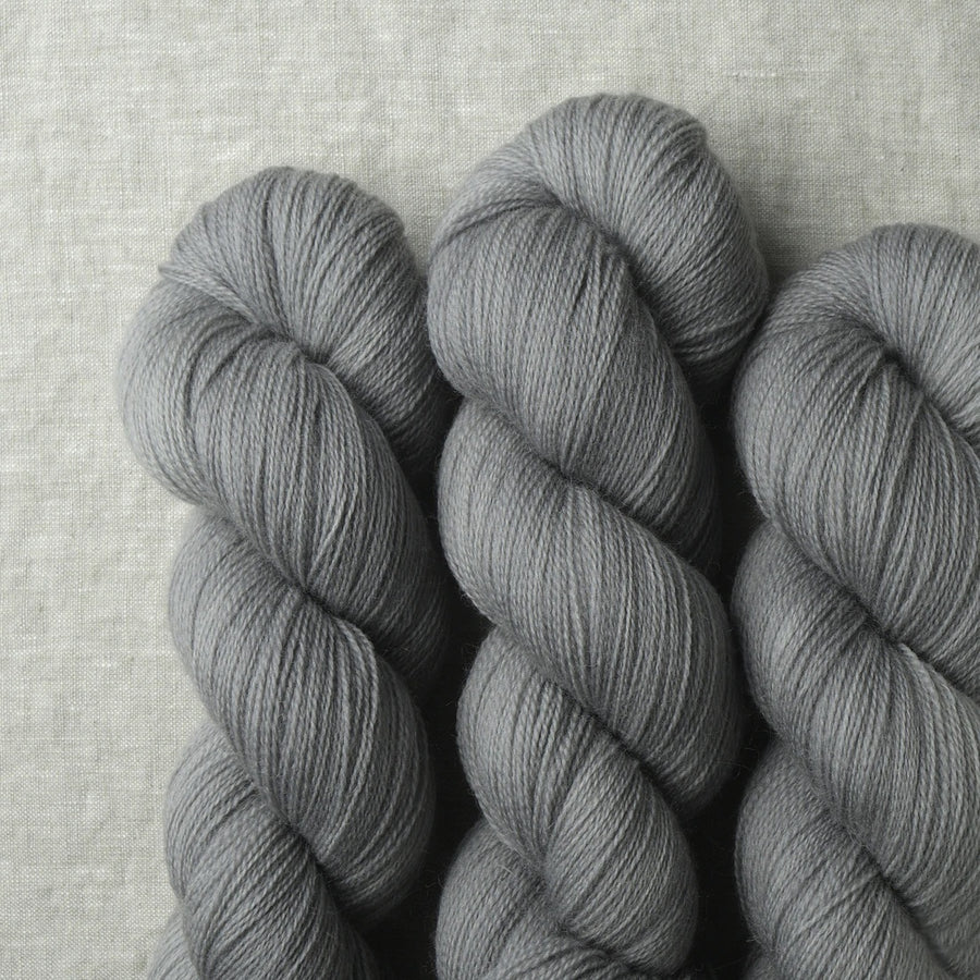 Split Leaf Shawl (Airy version) by Sasha Hyre