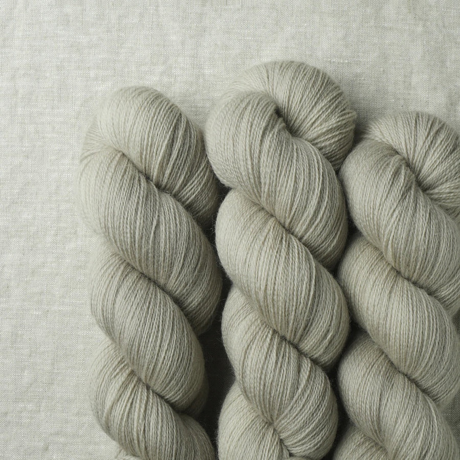Split Leaf Shawl (Airy version) by Sasha Hyre